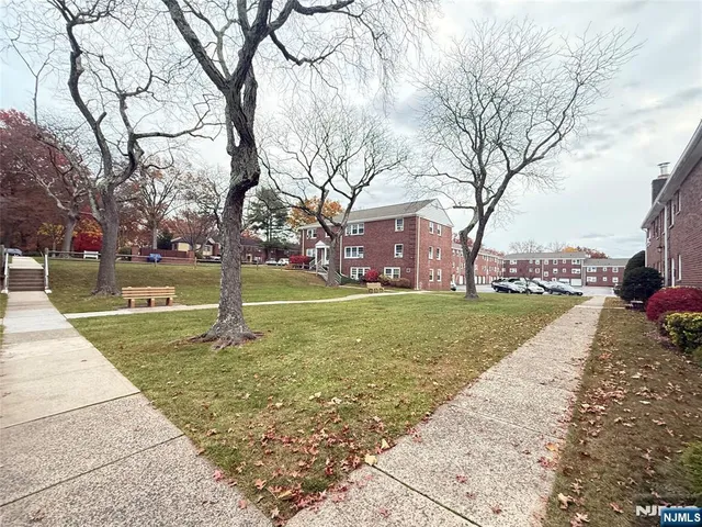 $239,900 | 293 Bogert Road, Unit 1A, River Edge, NJ 07661