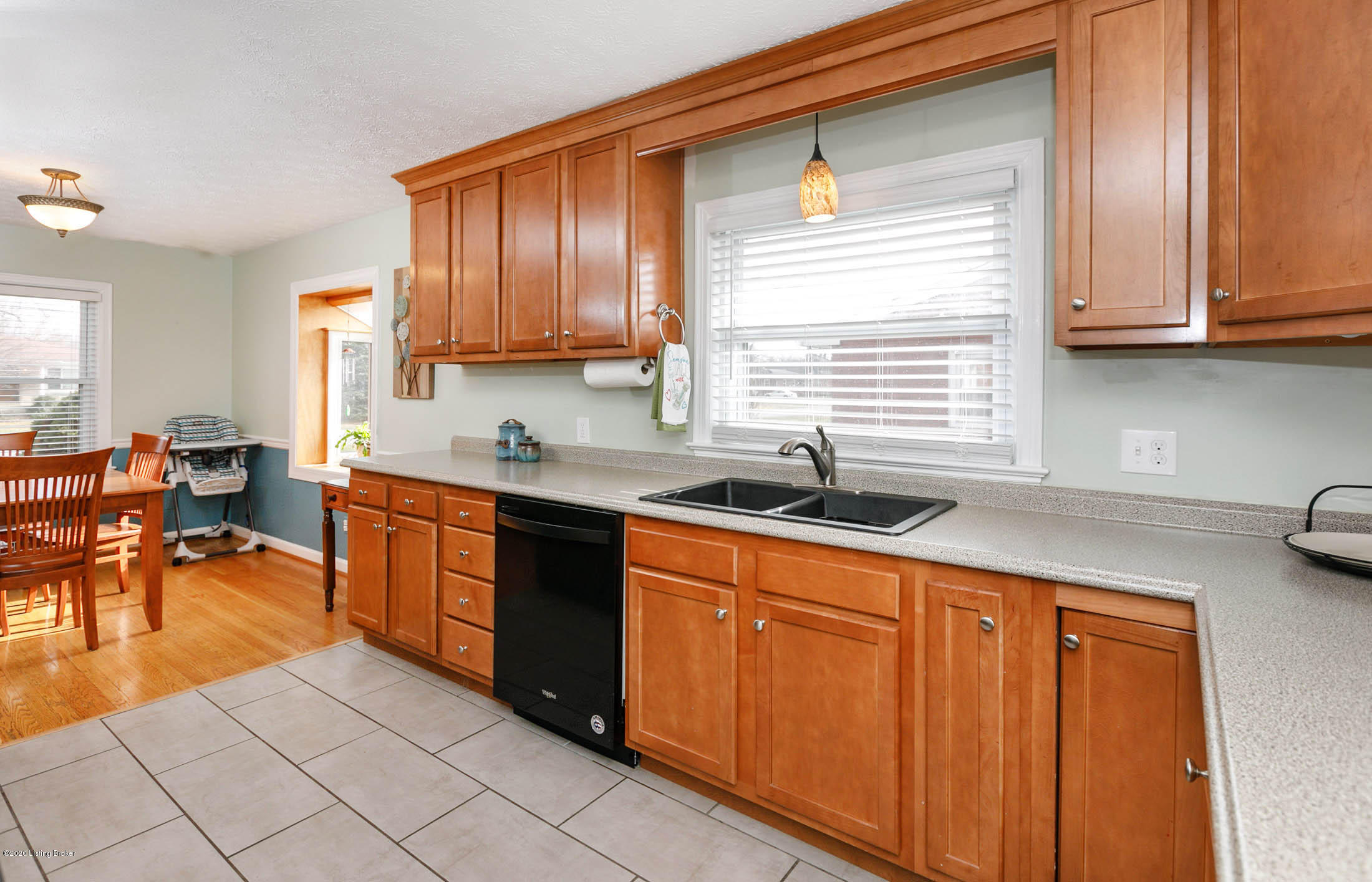7710 Bluebonnet Road Louisville, KY 40258 - Photo 7 of 38 008