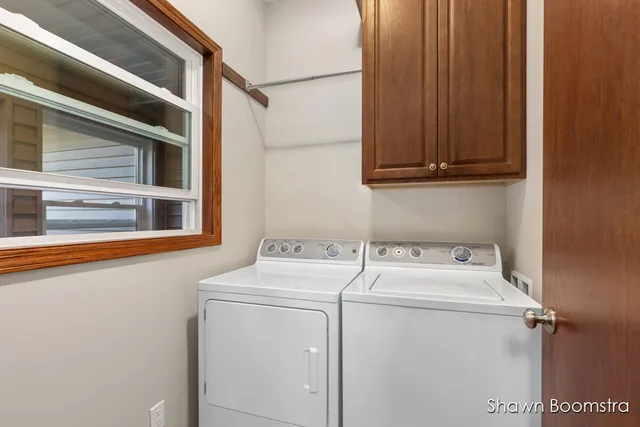 $409,900 | 8105 Amber Crest Drive Southwest, Byron Center, MI 49315