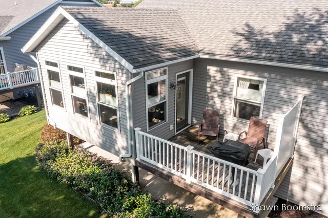 $409,900 | 8105 Amber Crest Drive Southwest, Byron Center, MI 49315