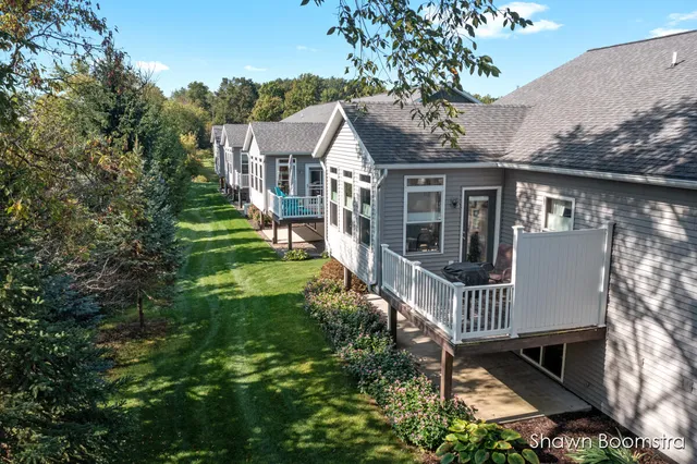 $409,900 | 8105 Amber Crest Drive Southwest, Byron Center, MI 49315