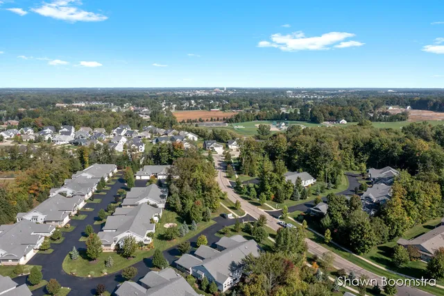 $409,900 | 8105 Amber Crest Drive Southwest, Byron Center, MI 49315