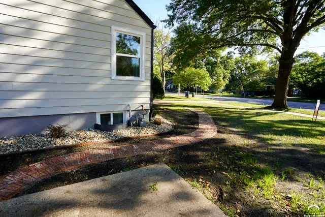 $385,000 | 2045 Massachusetts Street, Lawrence, KS 66046