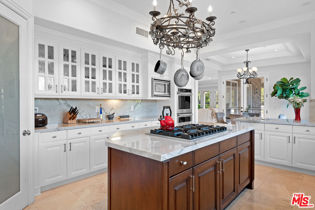 23575 Parksouth Street Calabasas, CA 91302 - Photo 26 of 75