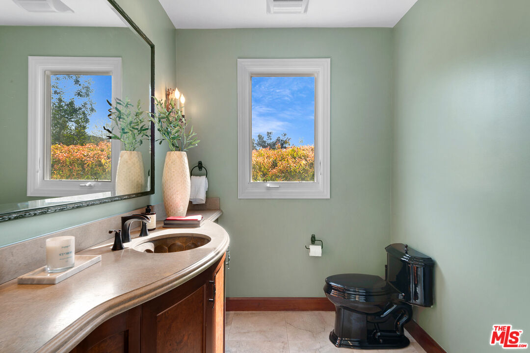 23575 Parksouth Street Calabasas, CA 91302 - Photo 38 of 75