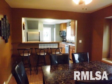 2909 Cleveland Street Clinton, IA 52732 - Photo 4 of 13 Gallery Image 4