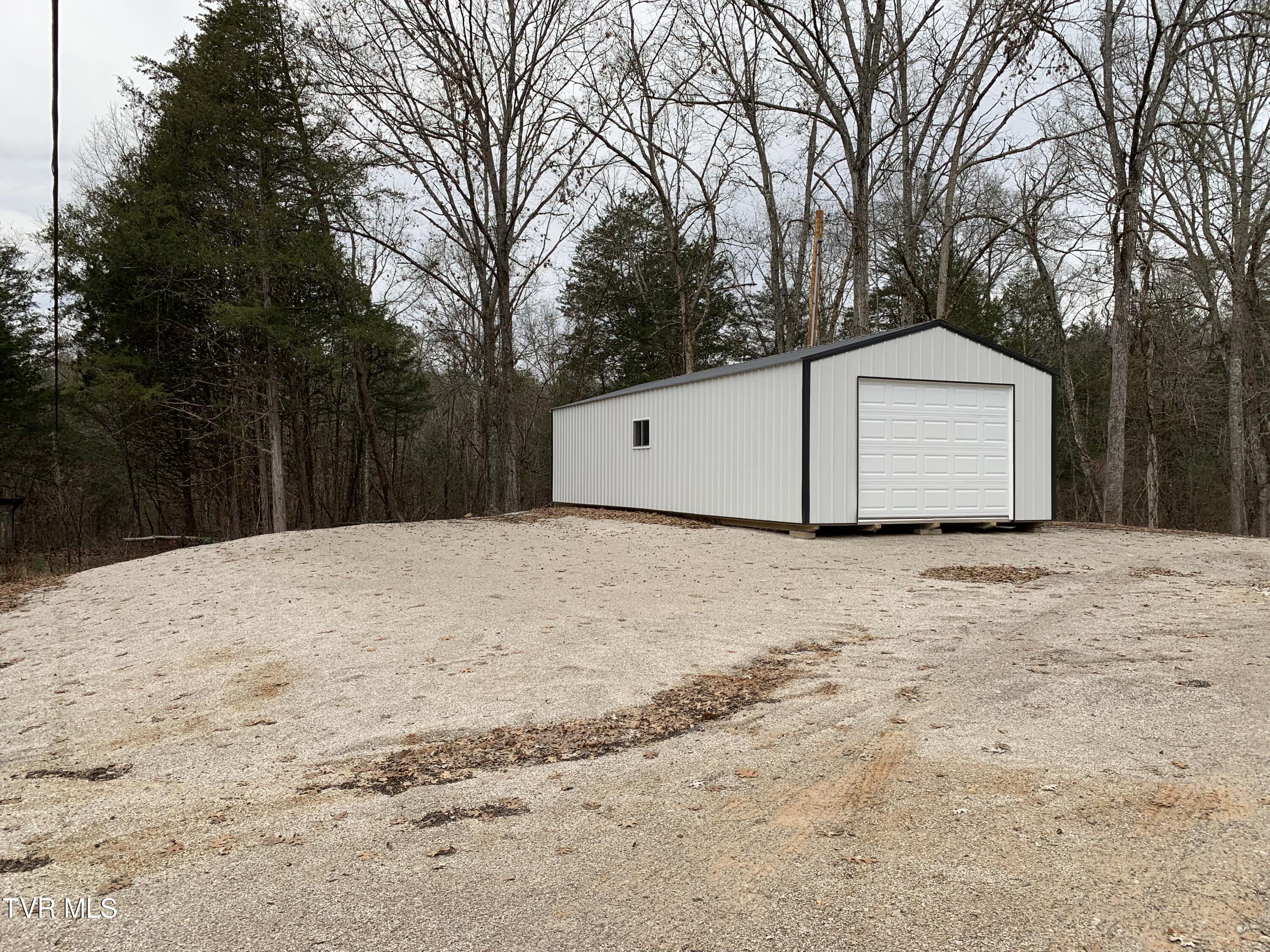 1056 Cardwell Ridge Road New Tazewell, TN 37825 - Photo 20 of 25 IMG_9740