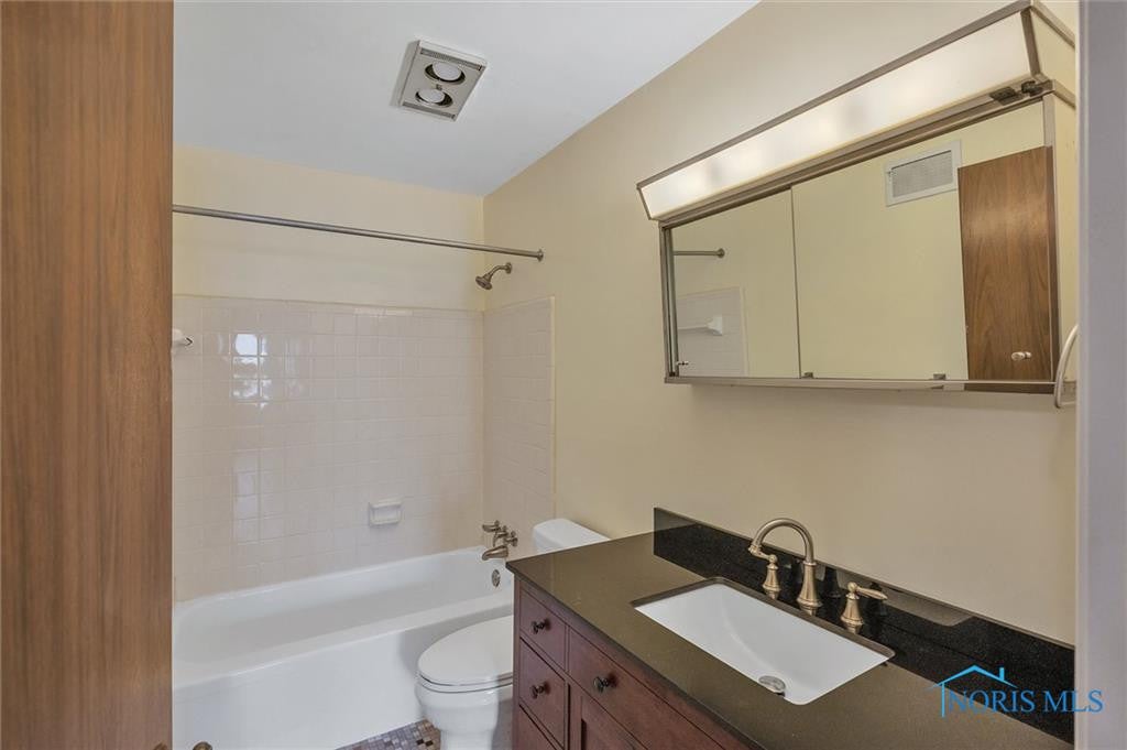3217 Glanzman Road, Unit G57 Toledo, OH 43614 - Photo 21 of 25 Gallery Image 21