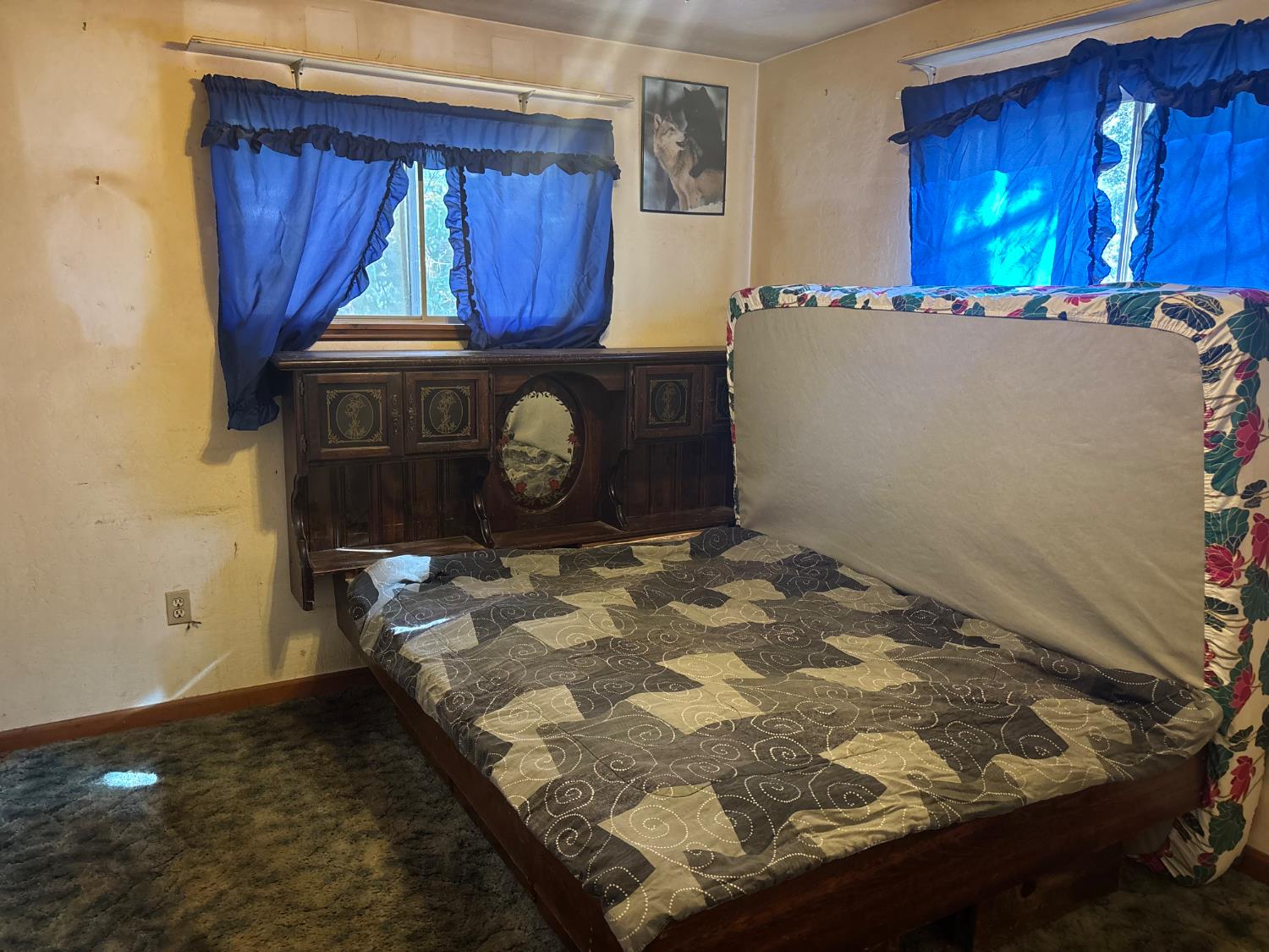 15574 Hinton Road Pioneer, CA 95666 - Photo 4 of 44 a room with furniture and window