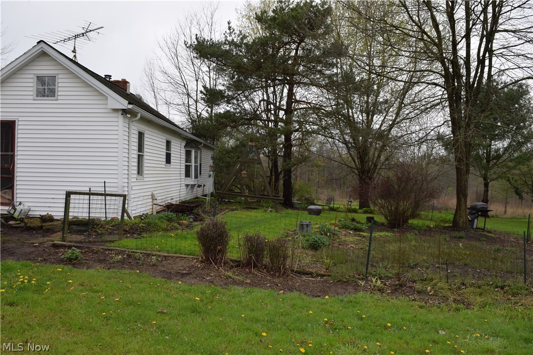 14330 Georgia Road Middlefield, OH 44062 - Photo 27 of 32 Wooded portions of the yard for wildlife refuge.