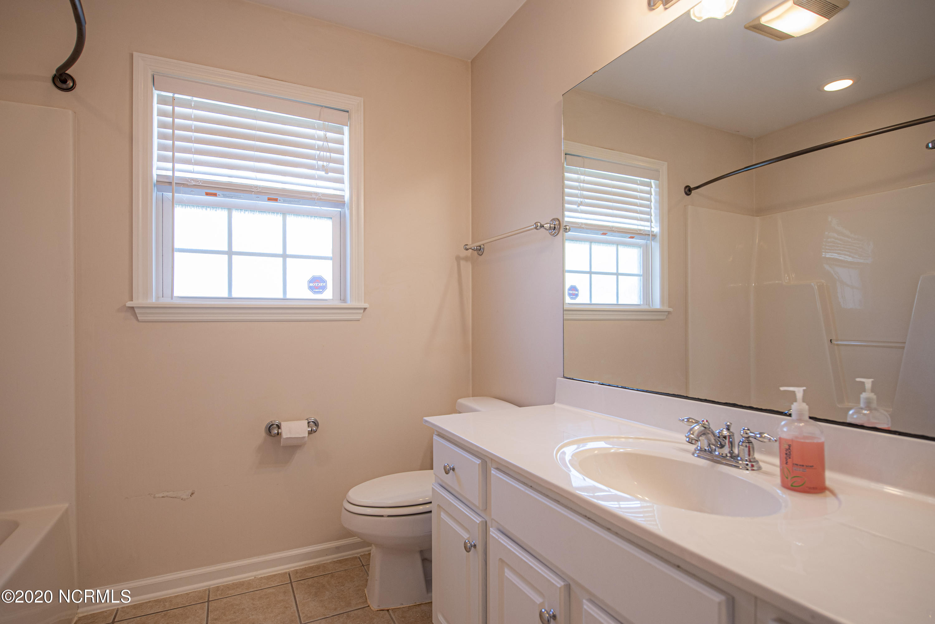 175 Goose Creek Road New Bern, NC 28562 - Photo 18 of 25 Guest Bathroom