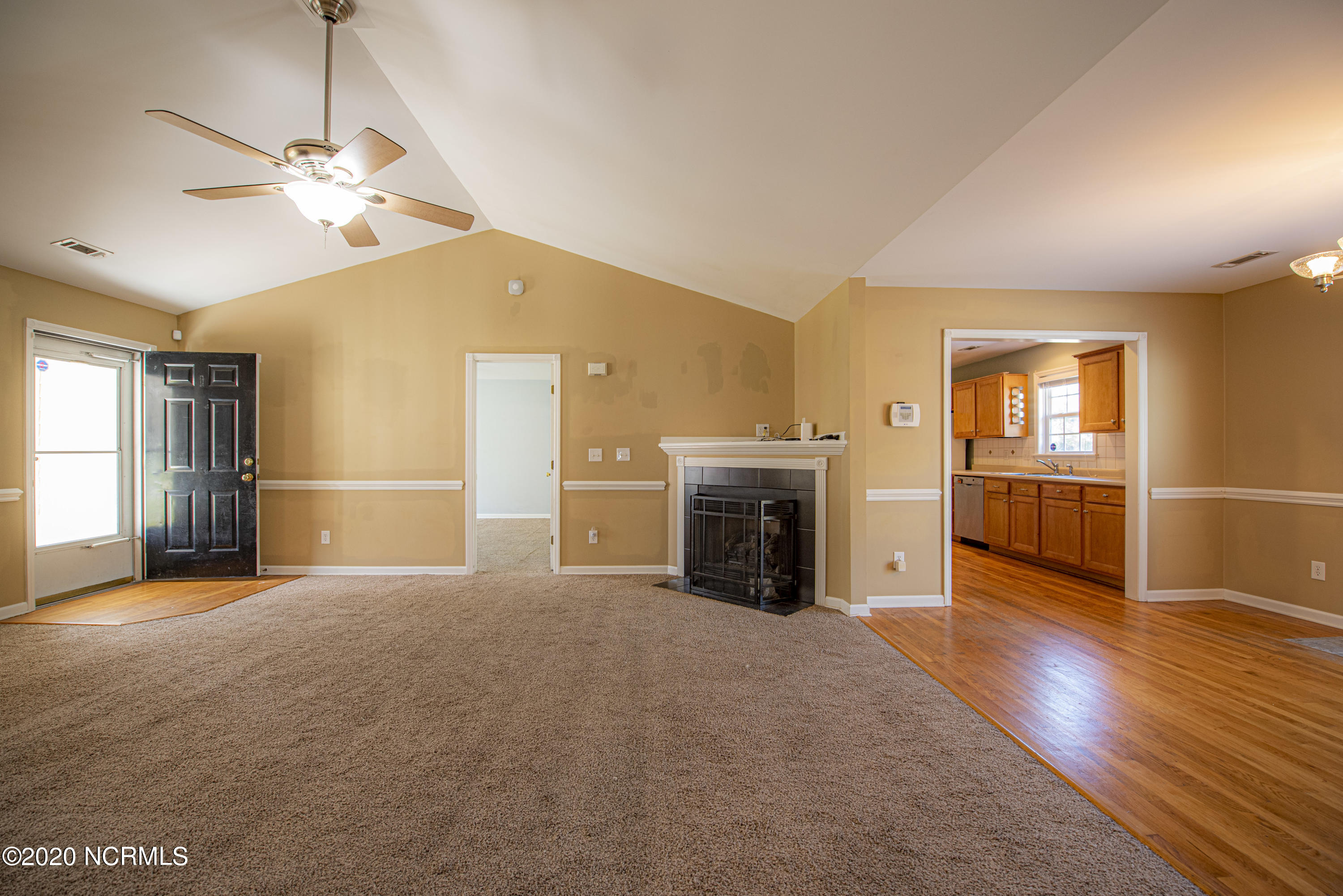 175 Goose Creek Road New Bern, NC 28562 - Photo 8 of 25 Living Room