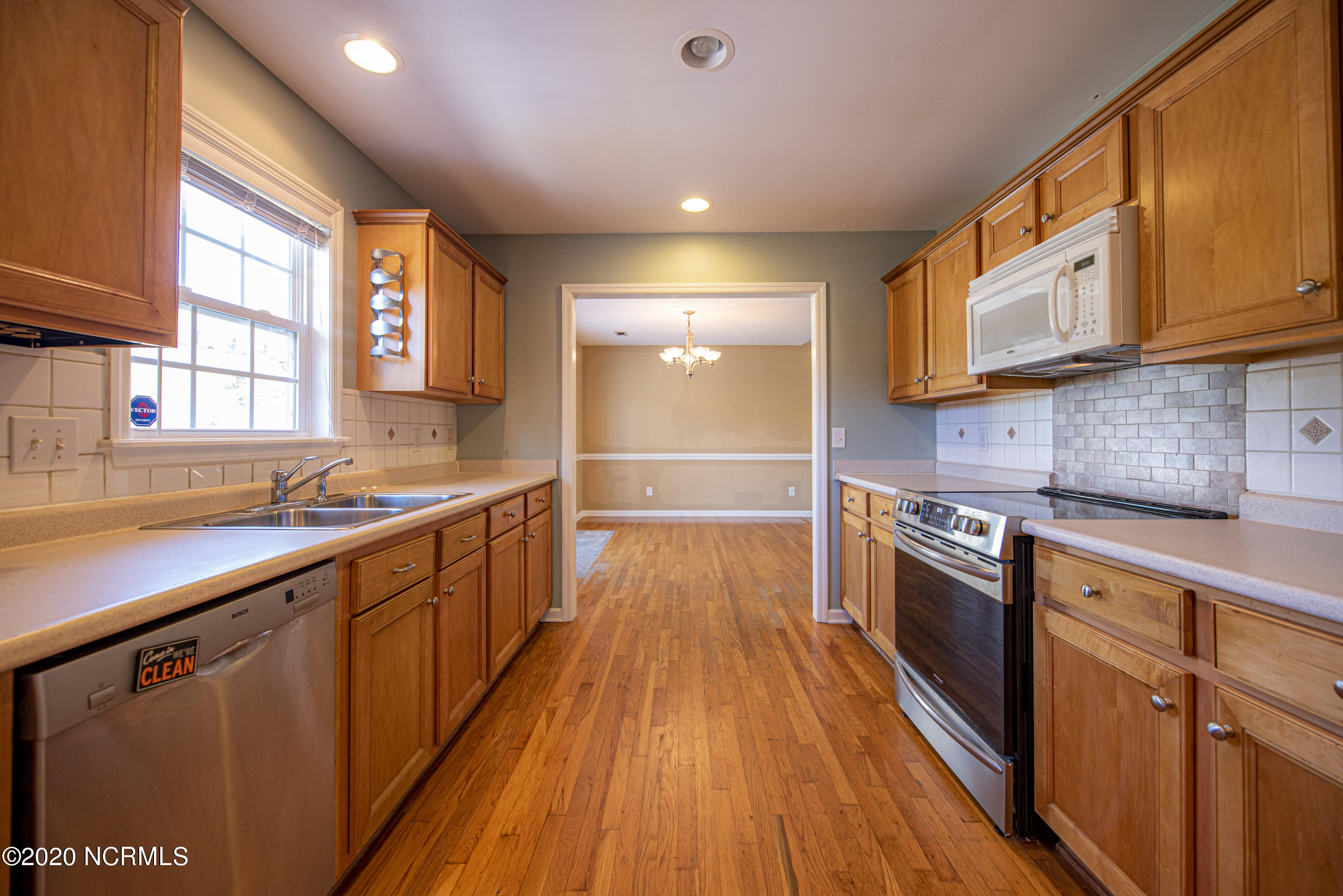 175 Goose Creek Road New Bern, NC 28562 - Photo 10 of 25 Kitchen
