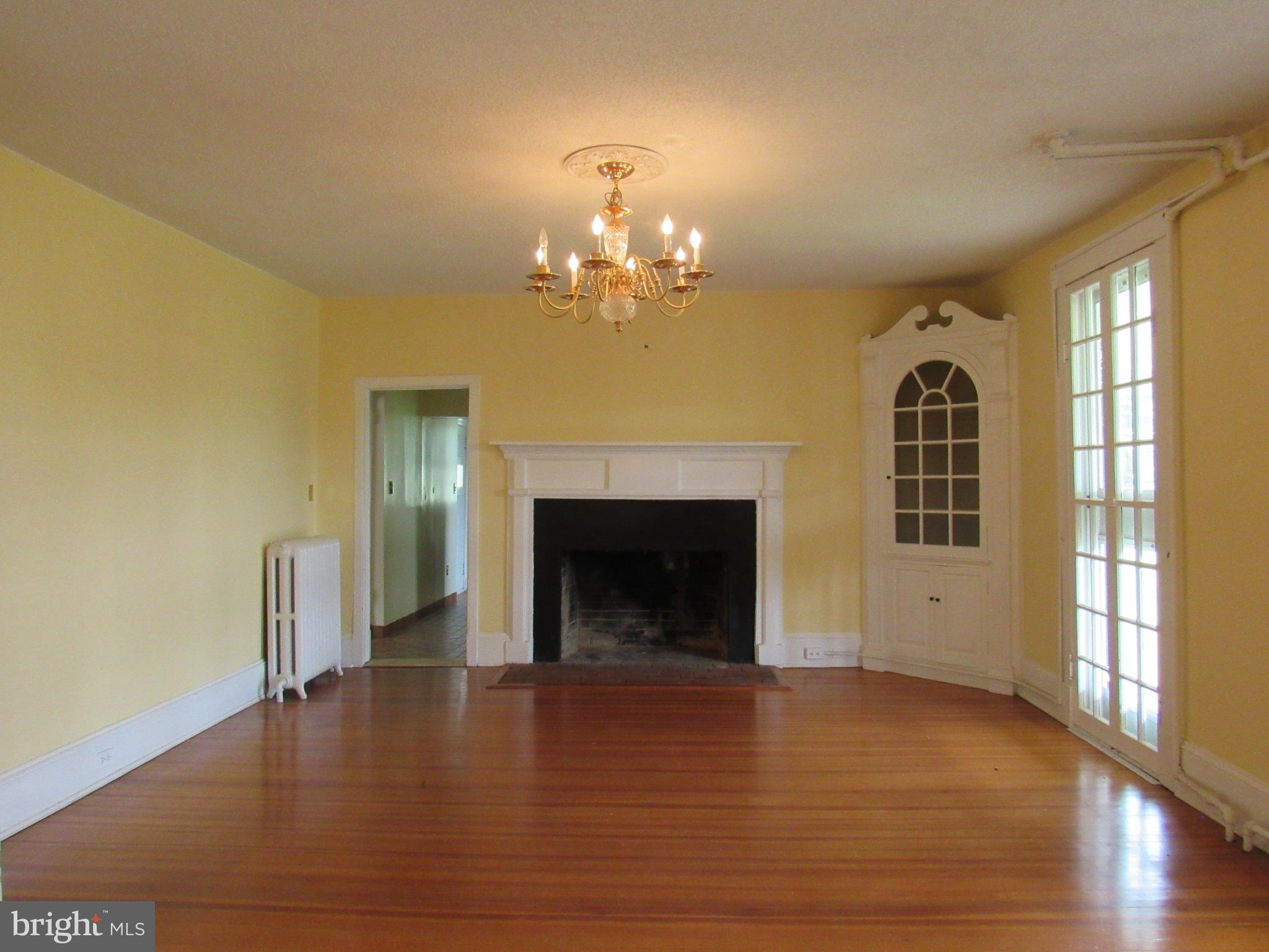 1761 Severn Chapel Road Crownsville, MD 21032 - Photo 10 of 30 Living Room
