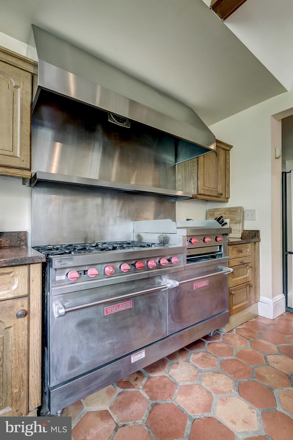 4826 Keswick Road Baltimore, MD 21210 - Photo 27 of 61 Vulcan Stove