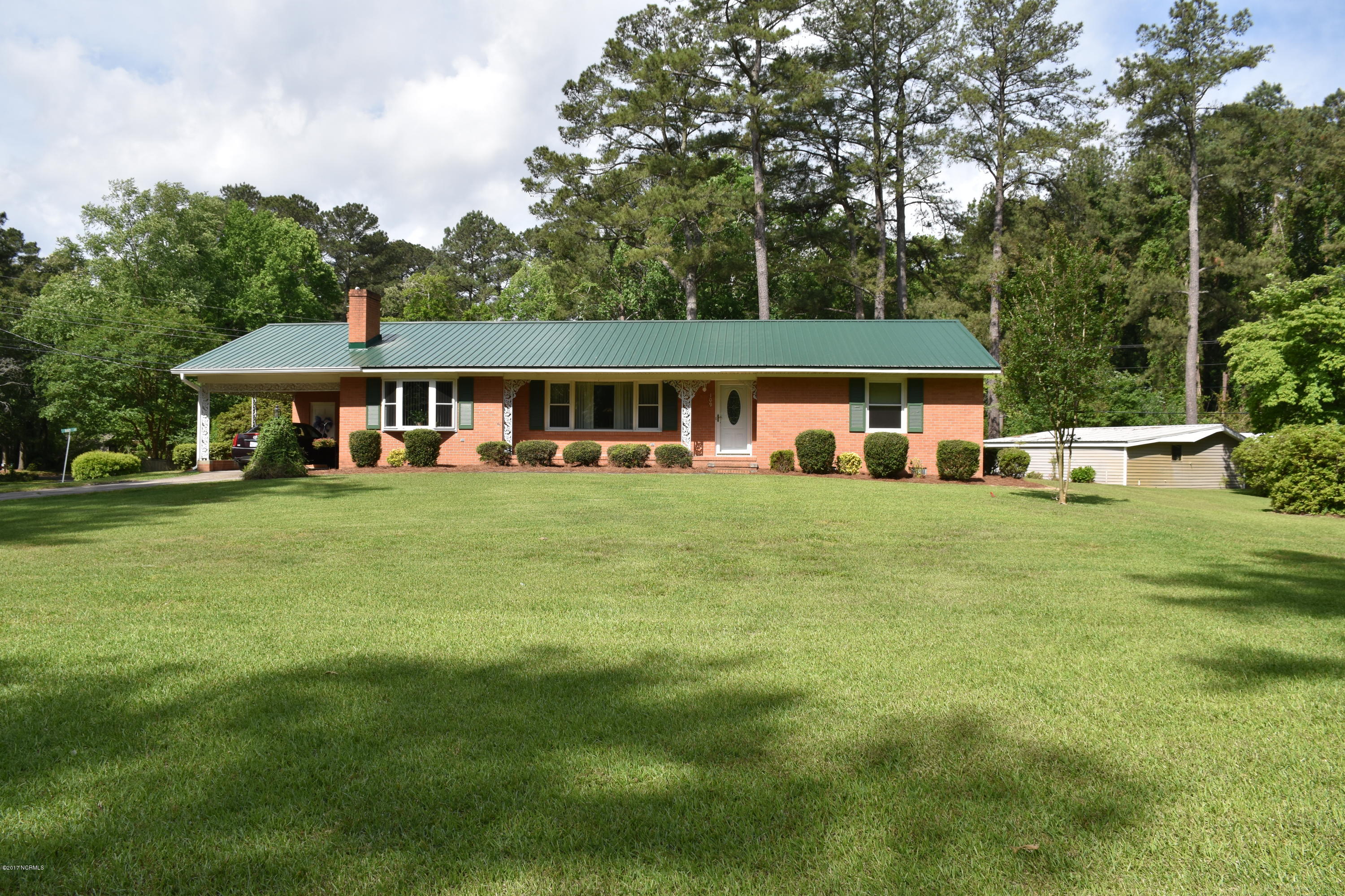 109 Ridgewood Circle Washington, NC 27889 - Photo 1 of 49 Beautiful Landscape