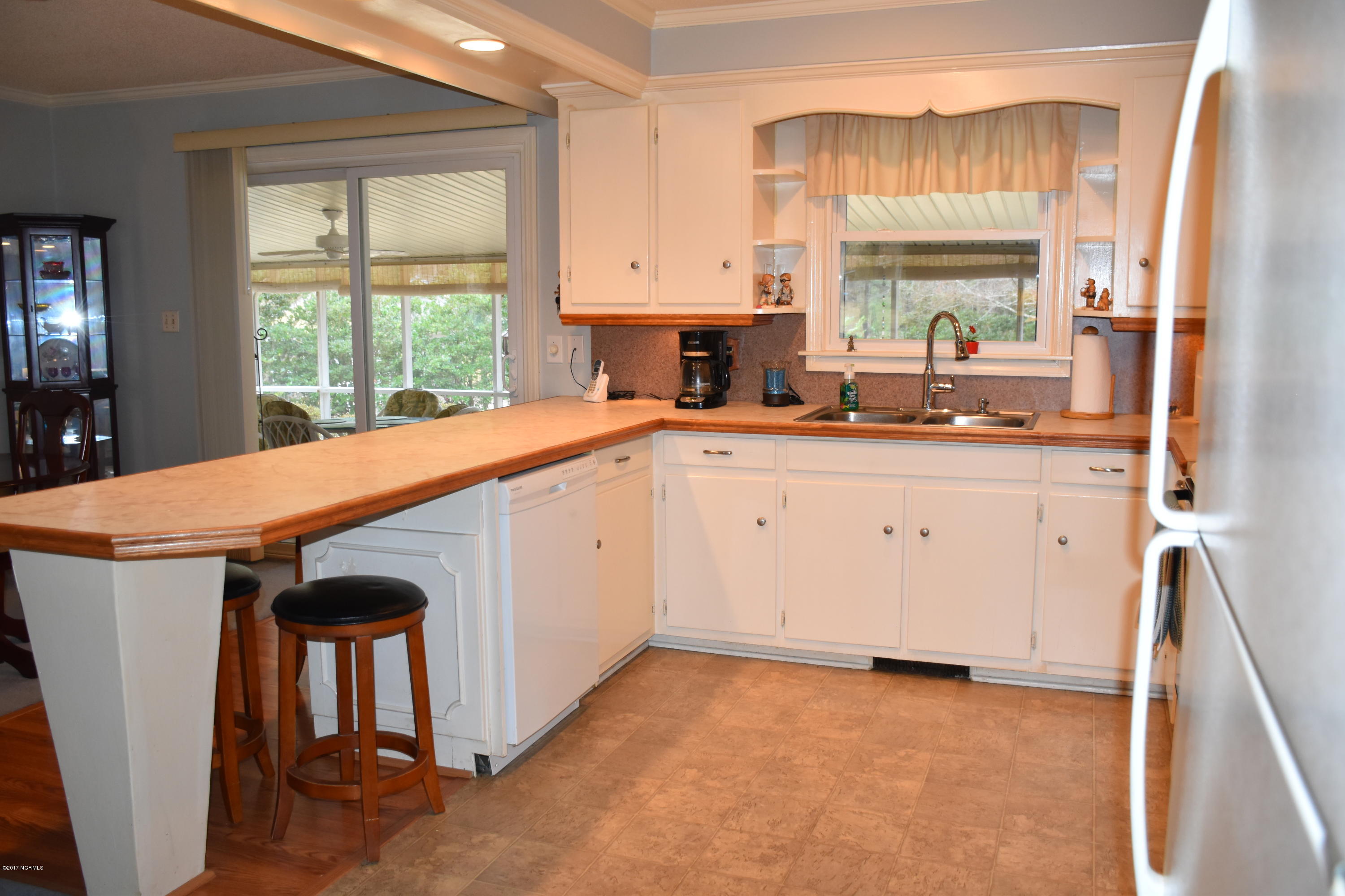 109 Ridgewood Circle Washington, NC 27889 - Photo 32 of 49 Kitchen