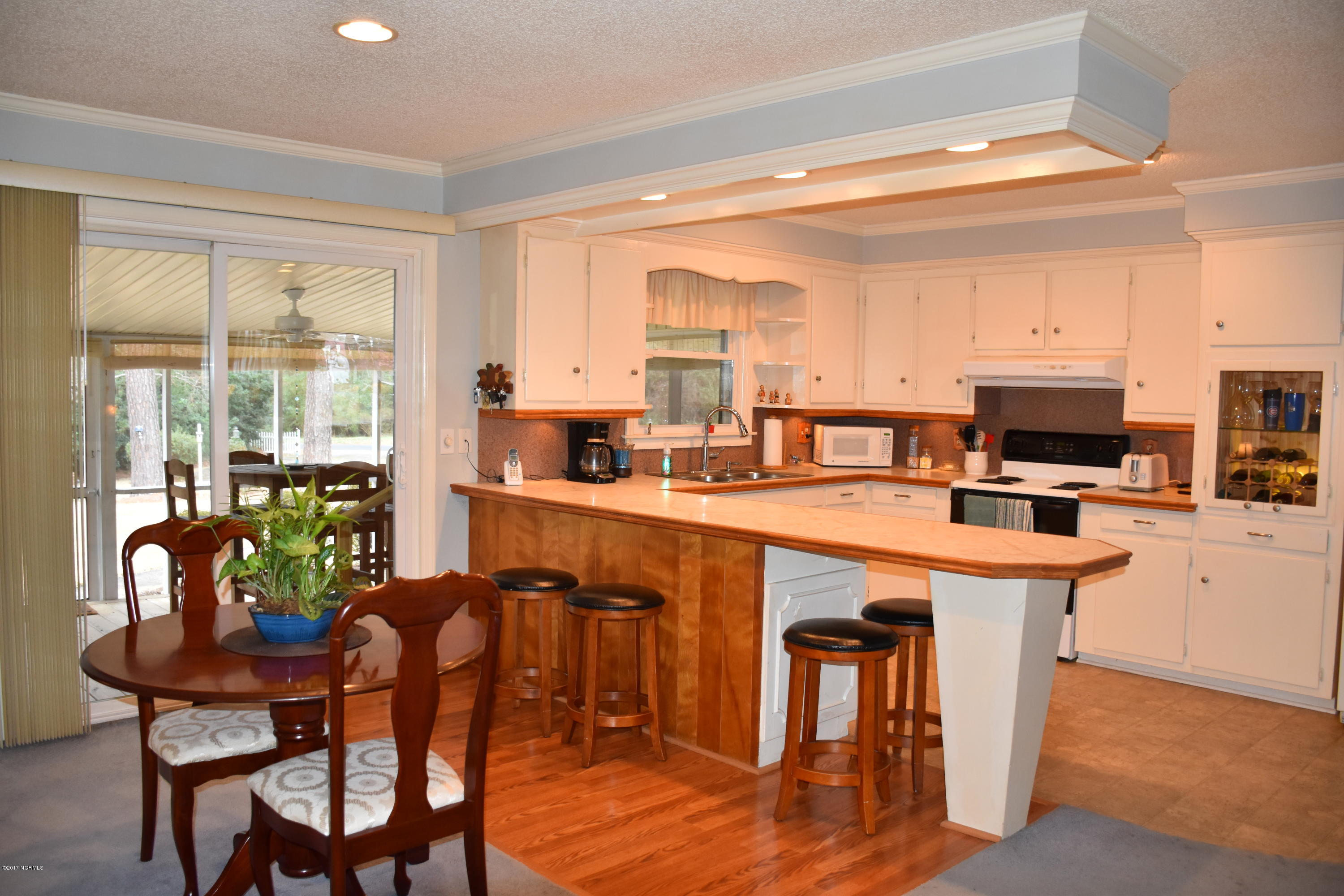 109 Ridgewood Circle Washington, NC 27889 - Photo 35 of 49 Eating Area