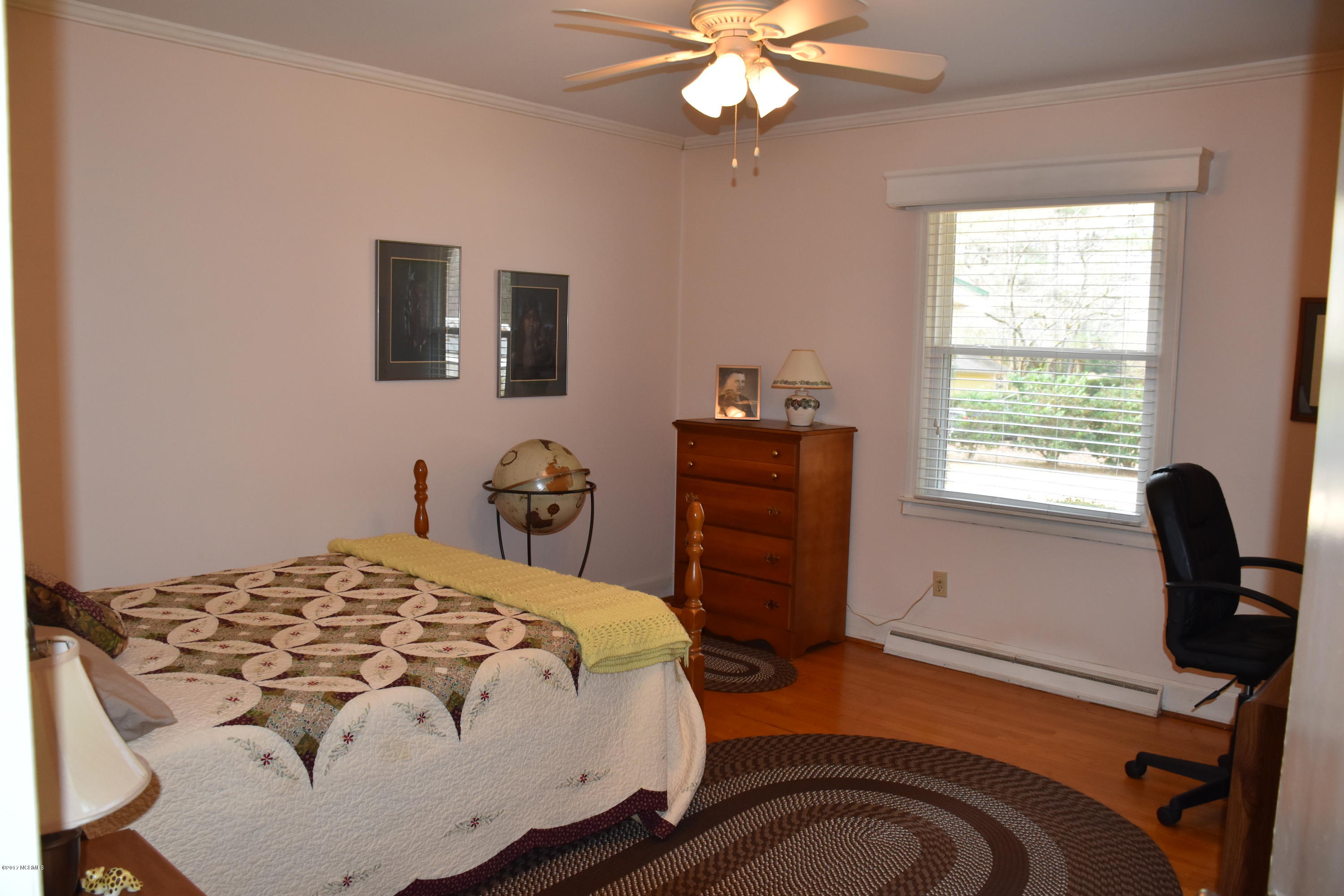 109 Ridgewood Circle Washington, NC 27889 - Photo 43 of 49 Hardwood Floors
