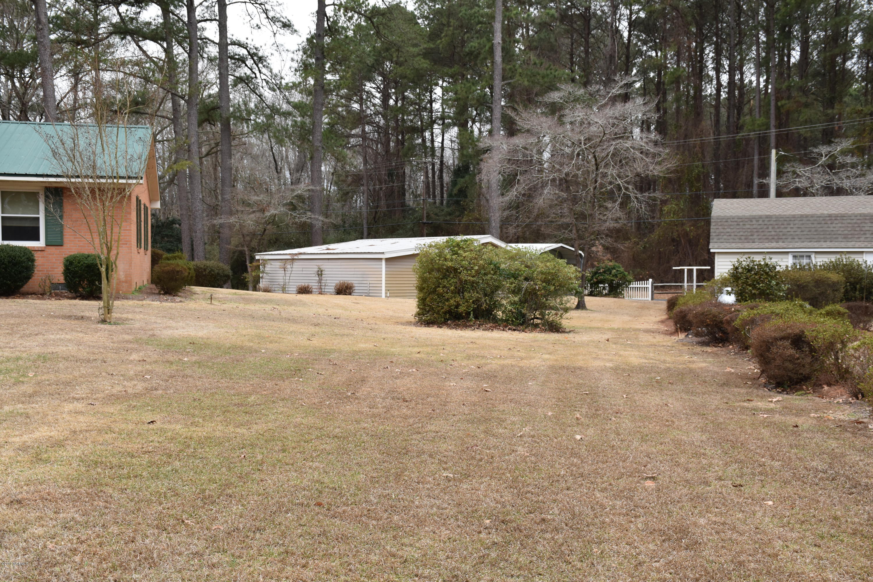 109 Ridgewood Circle Washington, NC 27889 - Photo 5 of 49 Side of Home