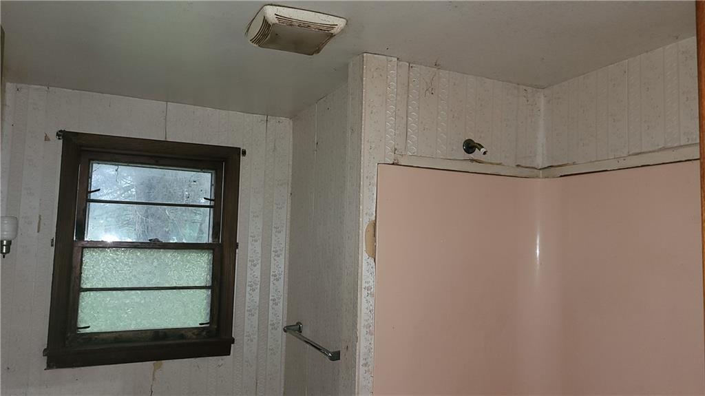 5586 Doc Walker Road Parker, PA 16049 - Photo 15 of 20