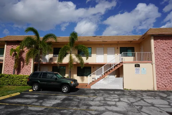 $1,850 | 29 East Sheridan Street, Unit 107, Dania Beach, FL 33004