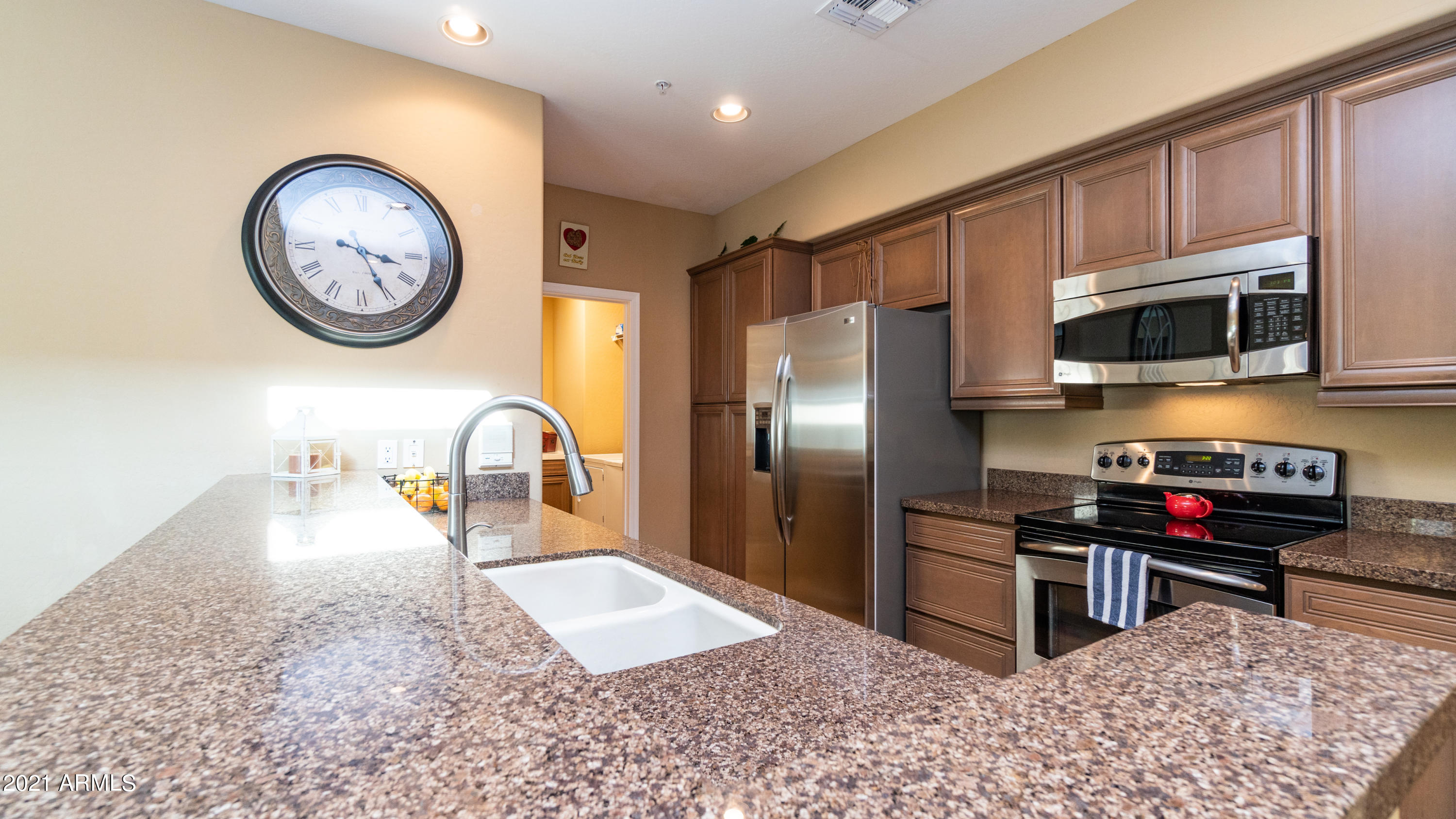 3935 East Rough Rider Road, Unit 1228 Phoenix, AZ 85050 - Photo 22 of 62 Granite Slab Counter