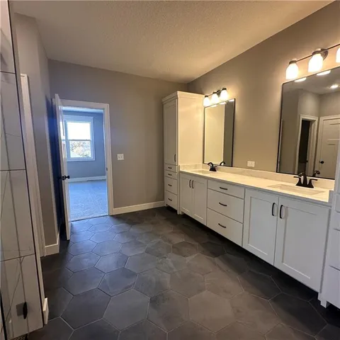 $600,000 | 2316 Larkspur Lane, Kearney, MO 64060