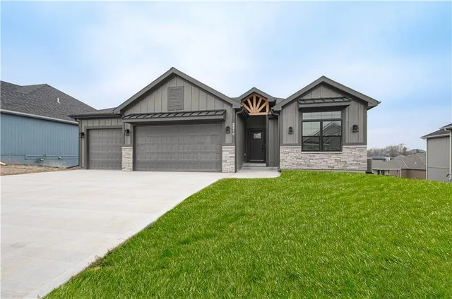 $600,000 | 2316 Larkspur Lane, Kearney, MO 64060