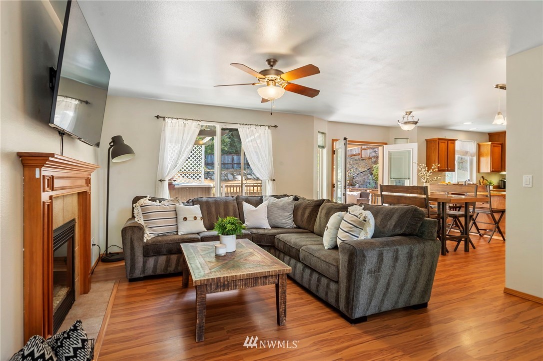 4206 Kelly Road Bremerton, WA 98312 - Photo 4 of 33 Gallery Image 4
