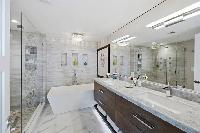 $1,599,000 | 2110 North Ocean Boulevard, Unit 9D, Fort Lauderdale, FL 33305