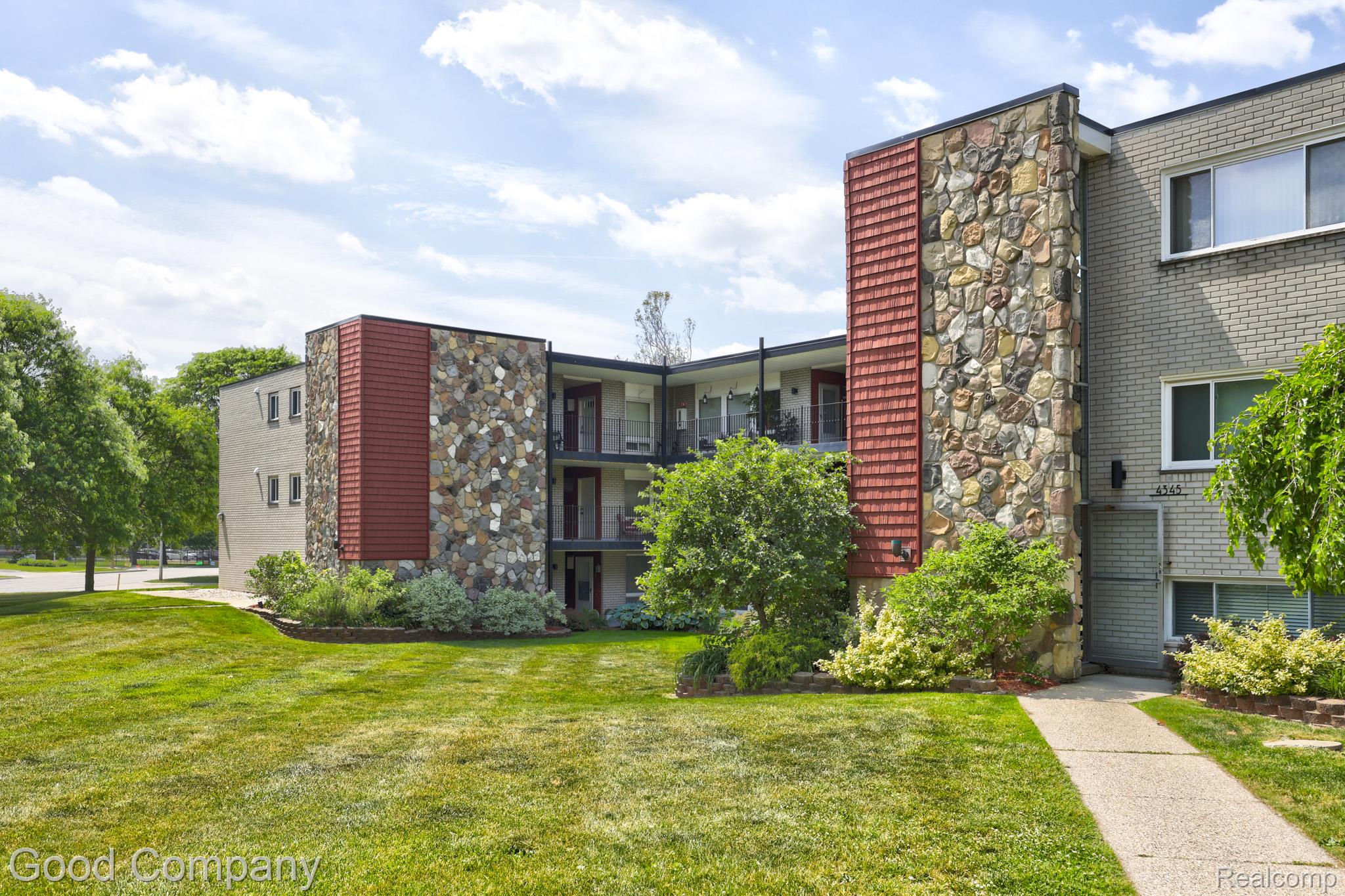 4345 Crooks Road, Unit 4 Royal Oak, MI 48073 - Photo 34 of 35 4345 Crooks Rd. #4-33.jpg