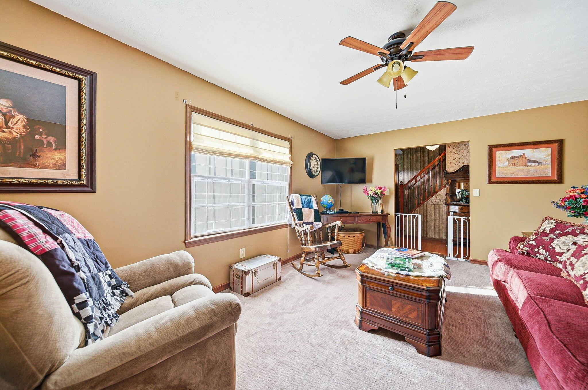 1040 Straight Creek Road Waverly, OH 45690 - Photo 32 of 113 Living Room