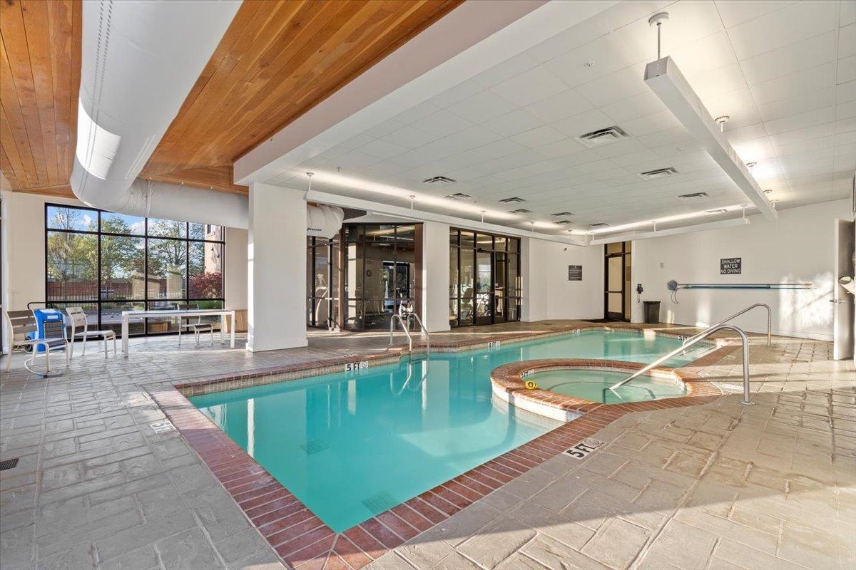 717 Riverside Drive, Unit 906 Memphis, TN 38103 - Photo 24 of 24 Pool with an indoor hot tub