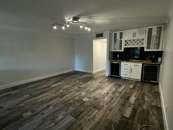 $2,000 | 2800 Northeast 14th Street, Unit 204, Pompano Beach, FL 33062