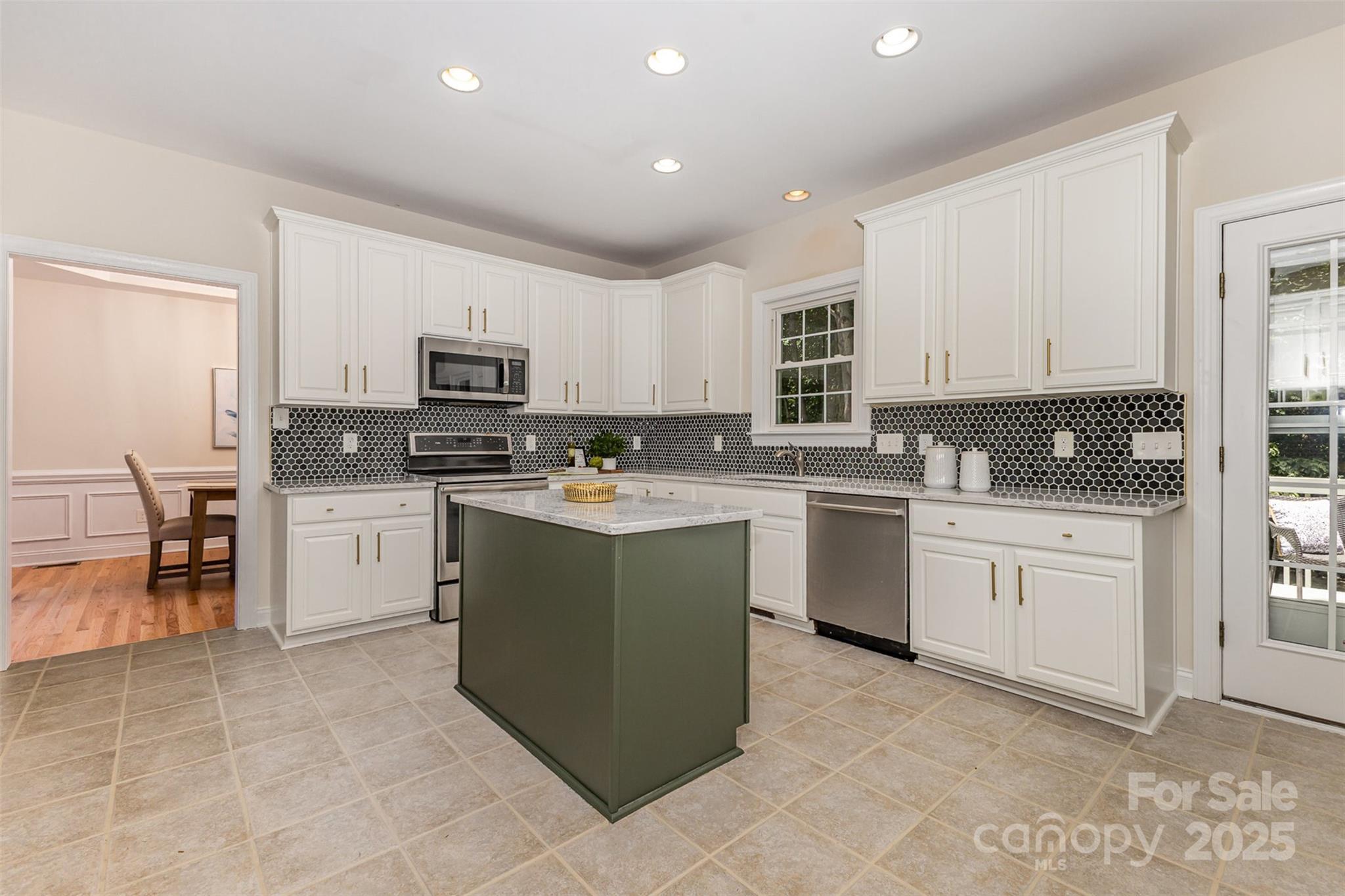 2919 Shady Reach Lane Charlotte, NC 28214 - Photo 10 of 48 Gallery Image 10