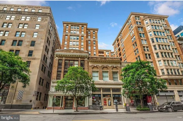 $2,100 | 915 E Street Northwest, Unit 1004, Washington, DC 20004