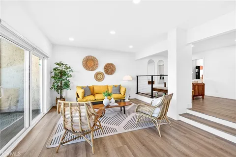 $1,350,000 | 25 Hilltop Circle, Rancho Palos Verdes, CA 90275