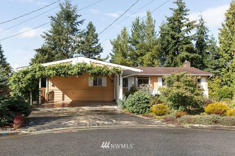694 13th Way Southwest Edmonds, WA 98020 - Photo 1 of 25 Gallery Image 1