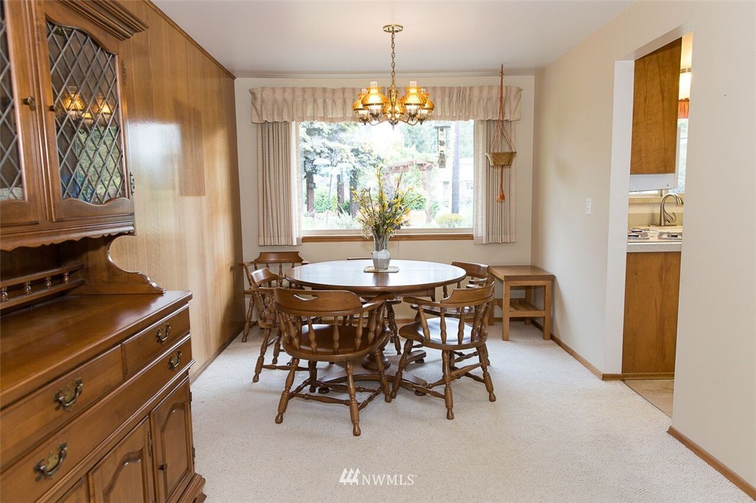 694 13th Way Southwest Edmonds, WA 98020 - Photo 2 of 25 Gallery Image 2