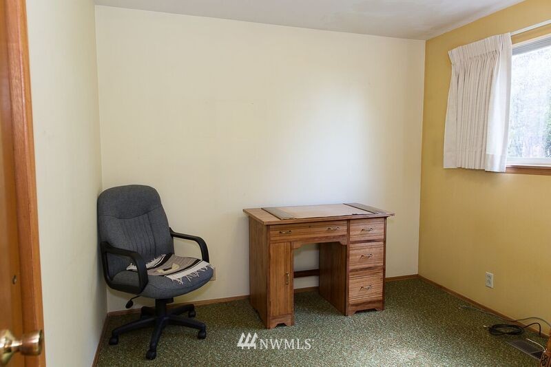 694 13th Way Southwest Edmonds, WA 98020 - Photo 12 of 25 Gallery Image 12