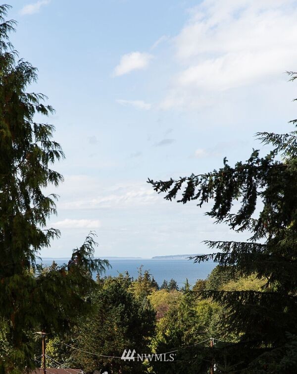 694 13th Way Southwest Edmonds, WA 98020 - Photo 22 of 25 Gallery Image 22