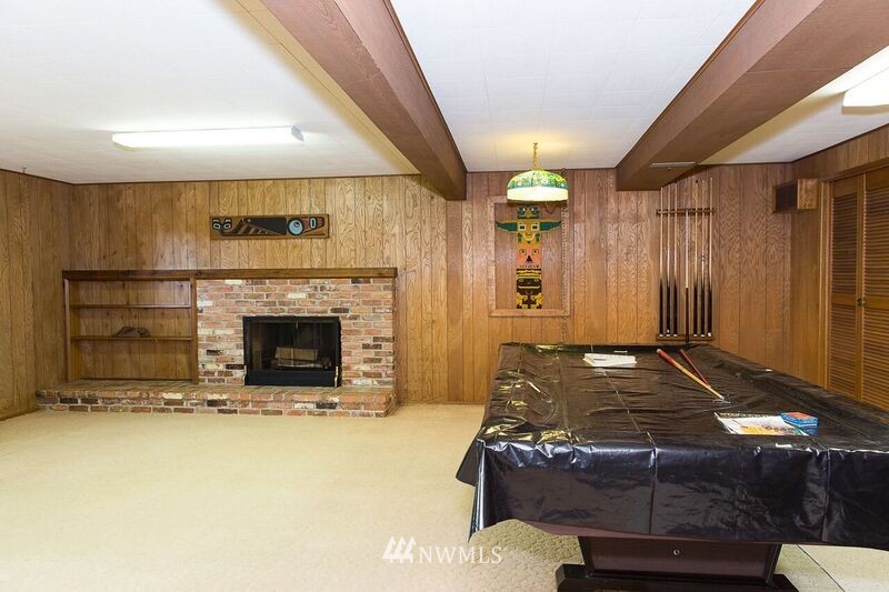 694 13th Way Southwest Edmonds, WA 98020 - Photo 4 of 25 Gallery Image 4