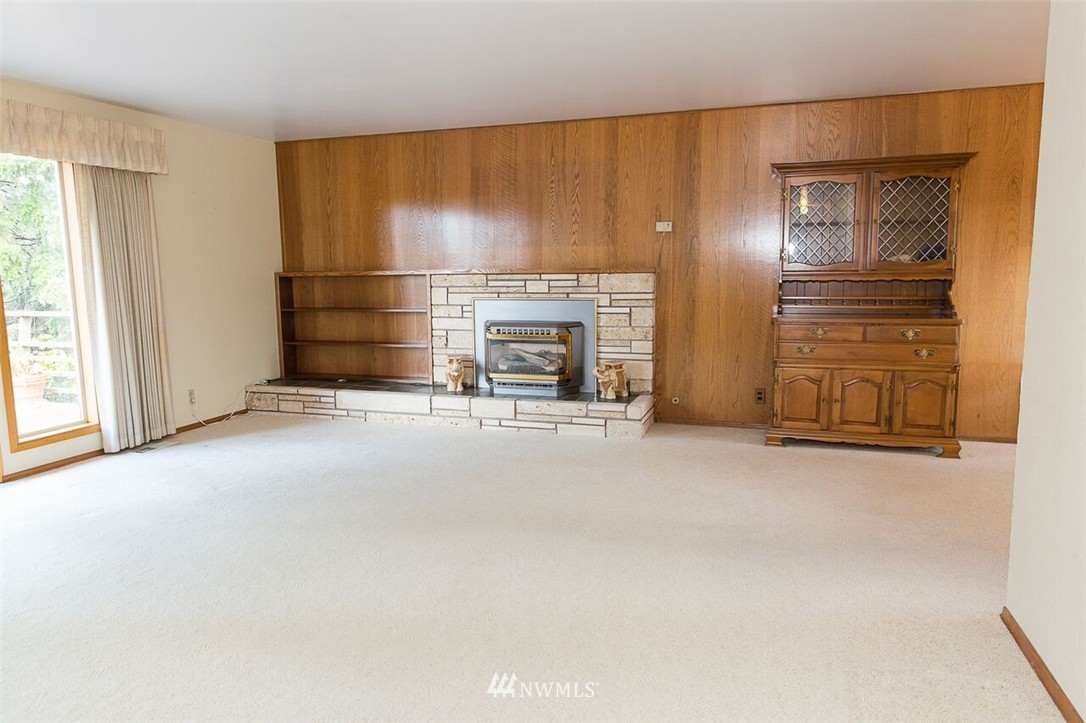 694 13th Way Southwest Edmonds, WA 98020 - Photo 5 of 25 Gallery Image 5