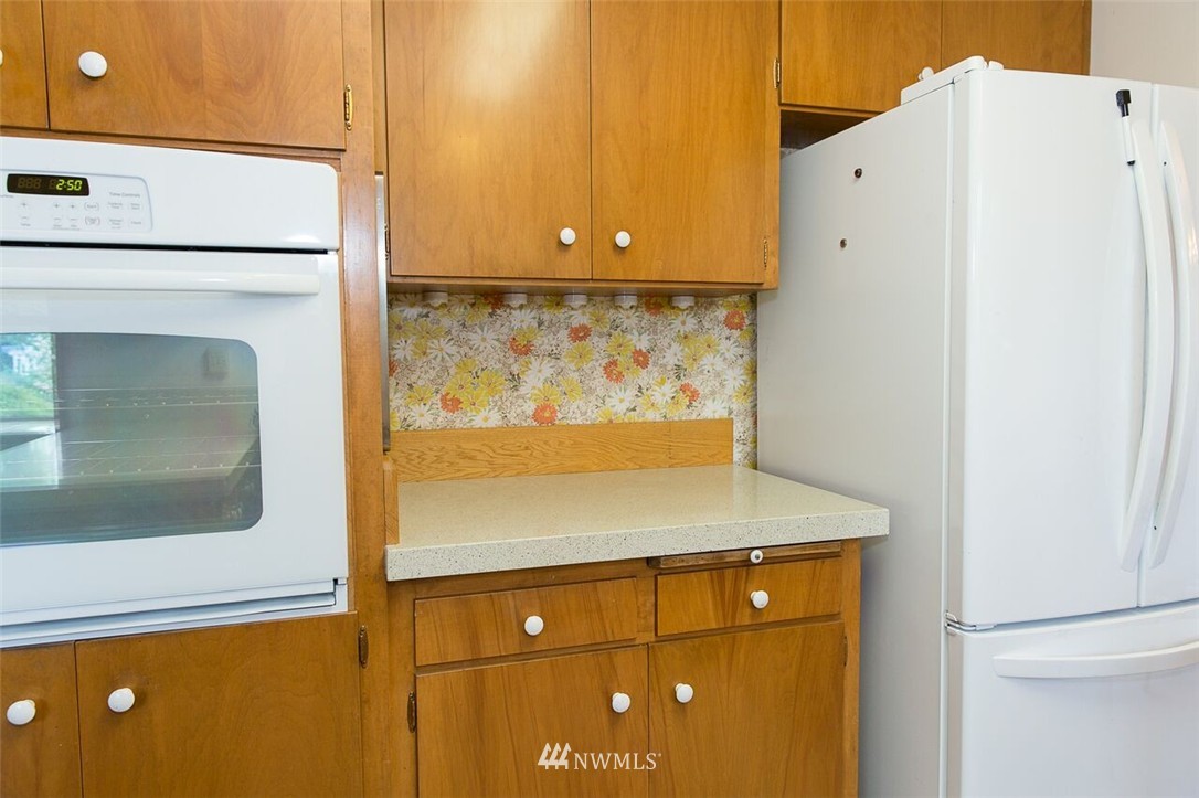 694 13th Way Southwest Edmonds, WA 98020 - Photo 9 of 25 Gallery Image 9