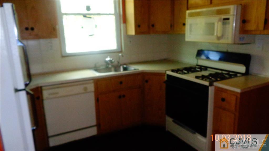 7 Florida Grove Road, Unit 3 Keasbey, NJ 08832 - Photo 4 of 13 Gallery Image 4