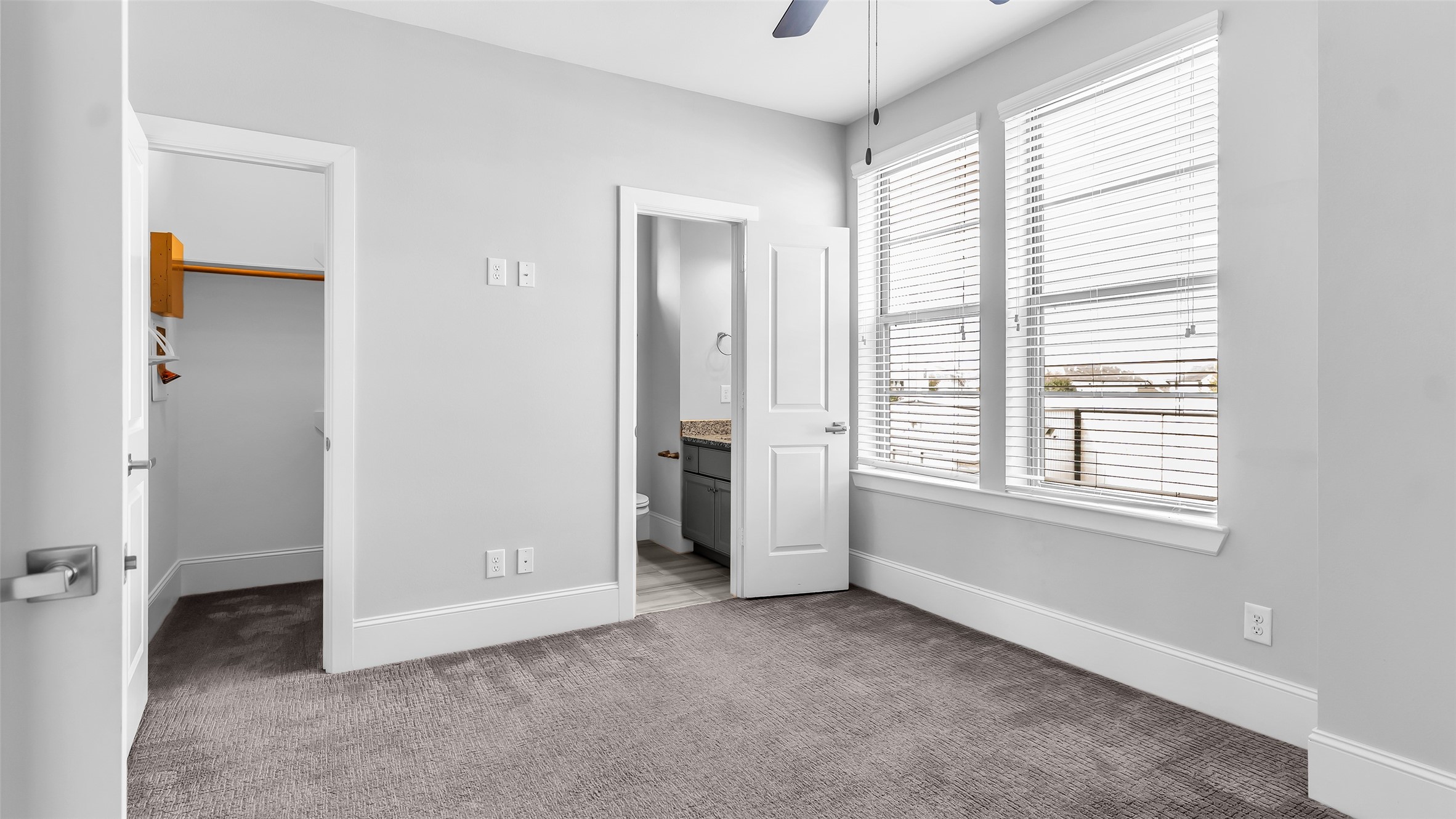 5429 Larkin Street Houston, TX 77007 - Photo 26 of 47 a view of an empty room with a window