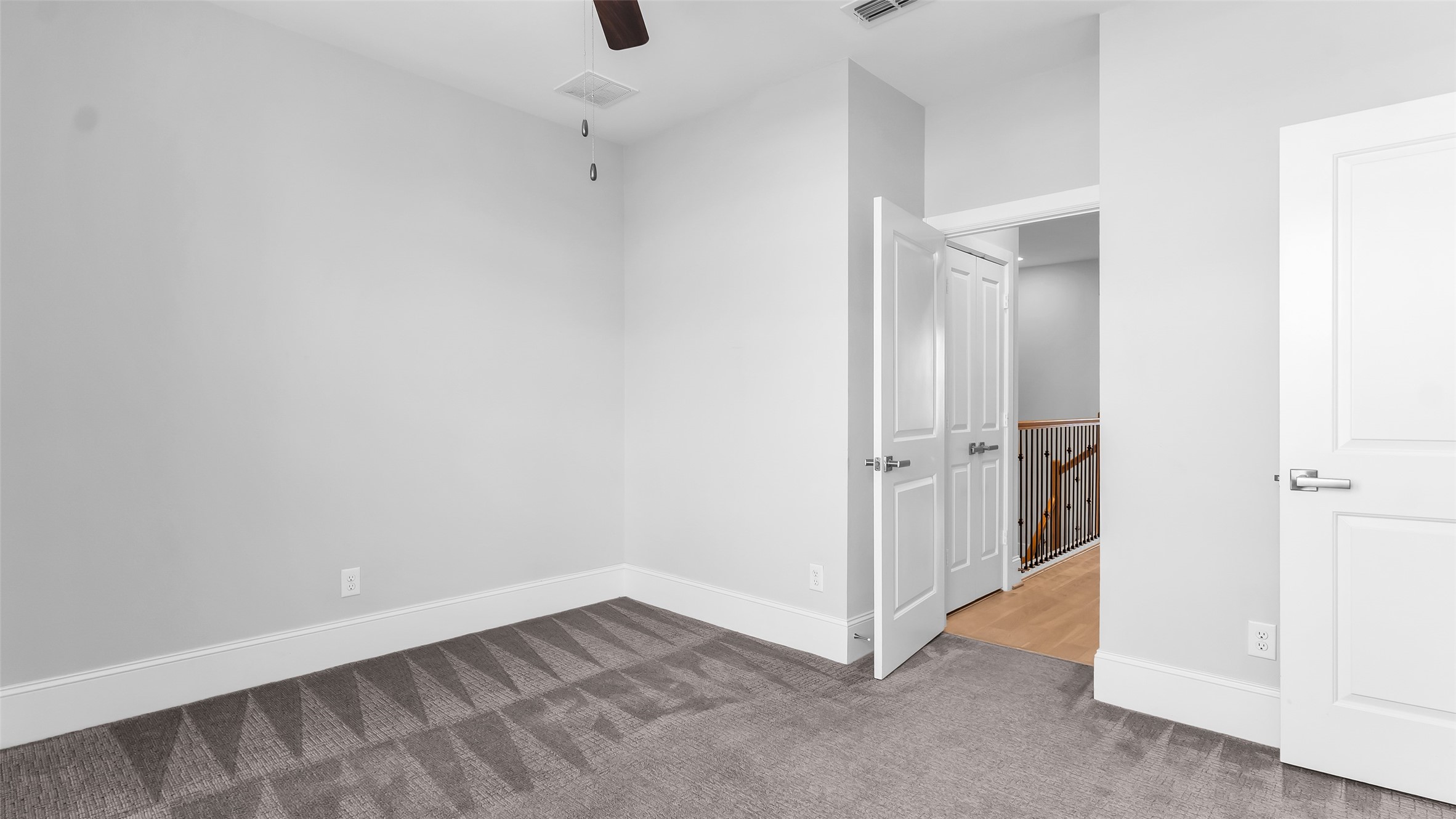 5429 Larkin Street Houston, TX 77007 - Photo 30 of 47 a view of an empty room