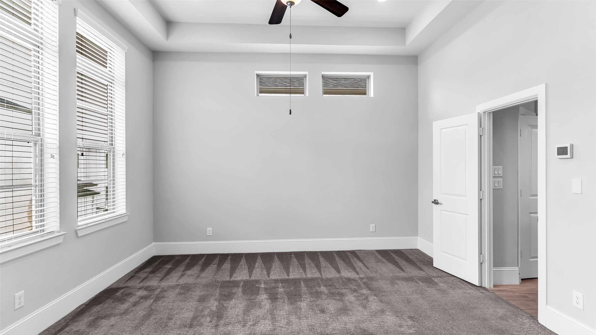 5429 Larkin Street Houston, TX 77007 - Photo 41 of 47 an empty room with a window