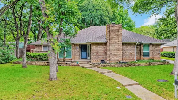 $350,900 | 4517 Willow Bend Drive, Arlington, TX 76017